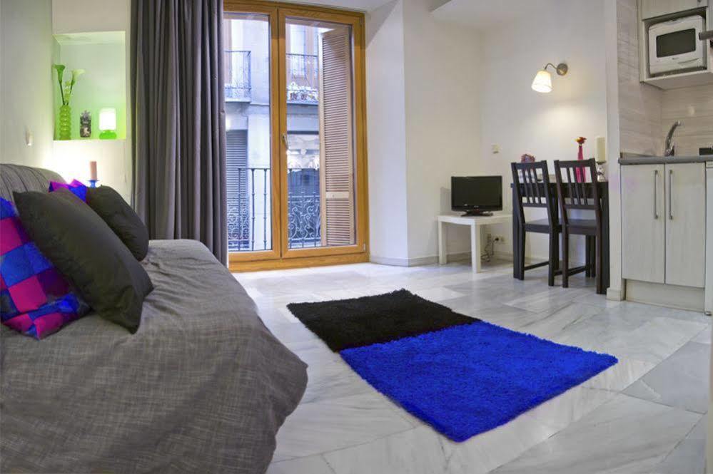Apartamentos Por Temporada En Puerta Del Sol Madrid Exterior photo