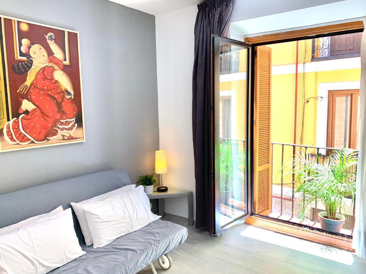 Apartamentos Por Temporada En Puerta Del Sol Madrid Exterior photo