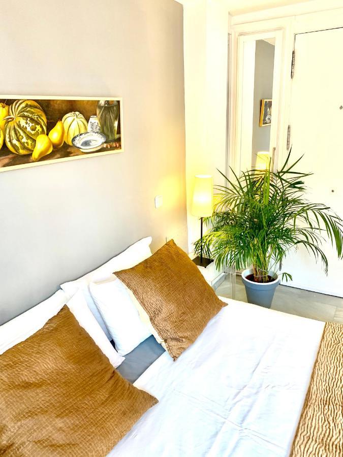 Apartamentos Por Temporada En Puerta Del Sol Madrid Exterior photo