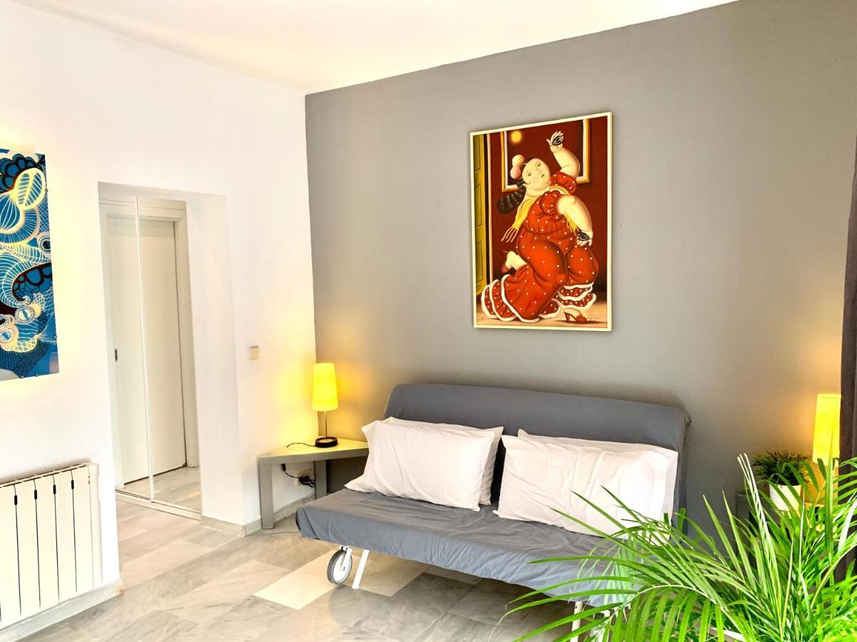 Apartamentos Por Temporada En Puerta Del Sol Madrid Exterior photo