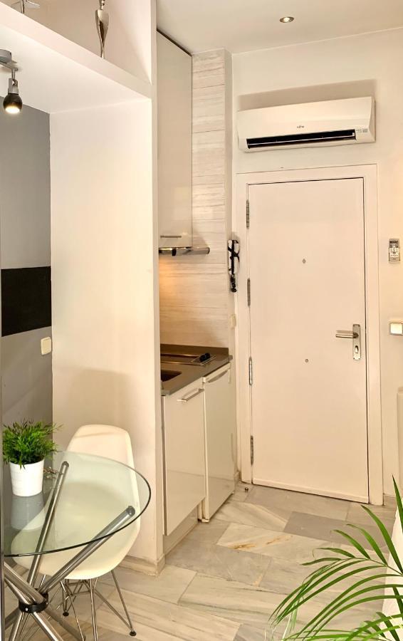 Apartamentos Por Temporada En Puerta Del Sol Madrid Exterior photo
