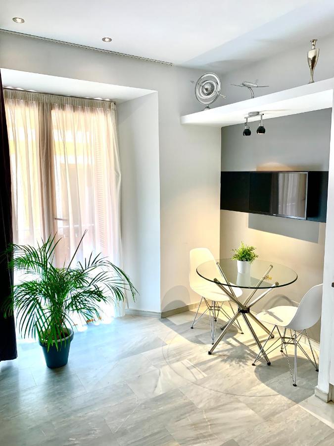 Apartamentos Por Temporada En Puerta Del Sol Madrid Exterior photo